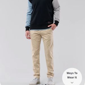 NWT Hollister Epic Flex Skinny Chino Pants — Light Khaki w/ black button 30W/30L
